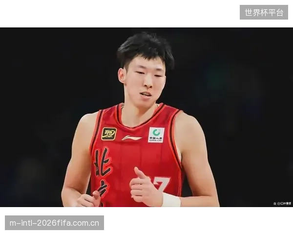 北京首钢或启动交易谈判,周琦凭借顶级防守覆盖面吸引多支冠军热门球队关注。 北京首钢或启动交易谈判,周琦凭借顶级防守覆盖面吸引多支冠军热门球队关注。